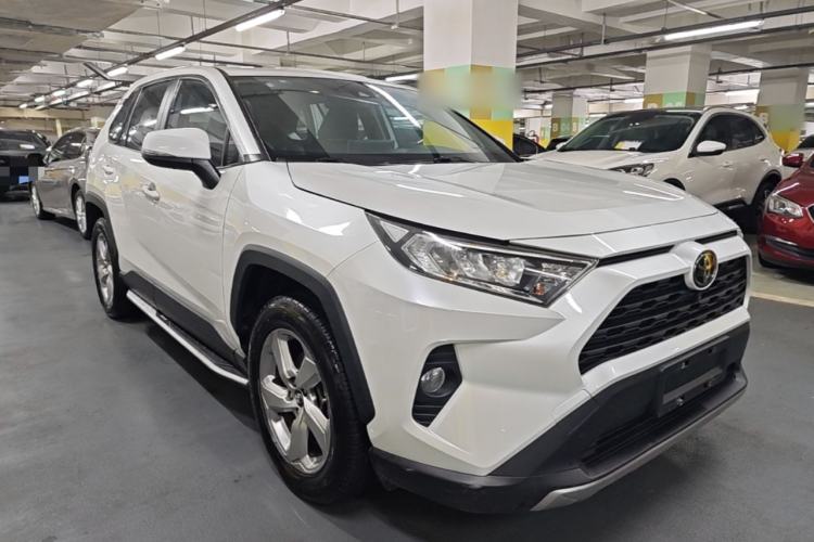 Toyota RAV4 2021 — 3