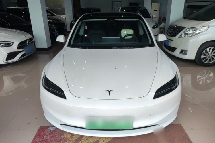 Tesla Model 3 2023 — 2