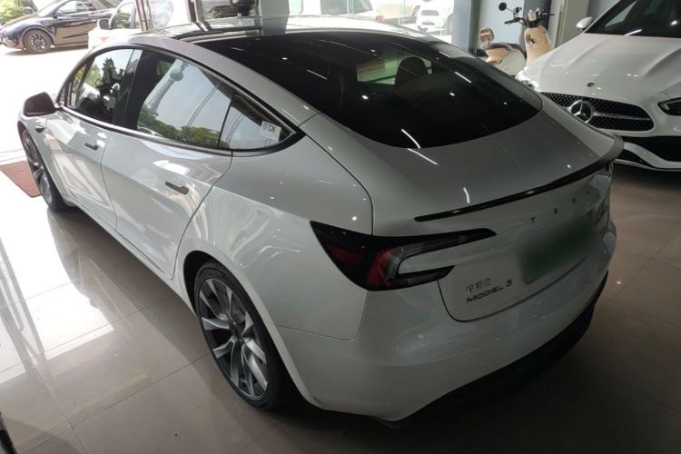 Tesla Model 3 2023 — 4