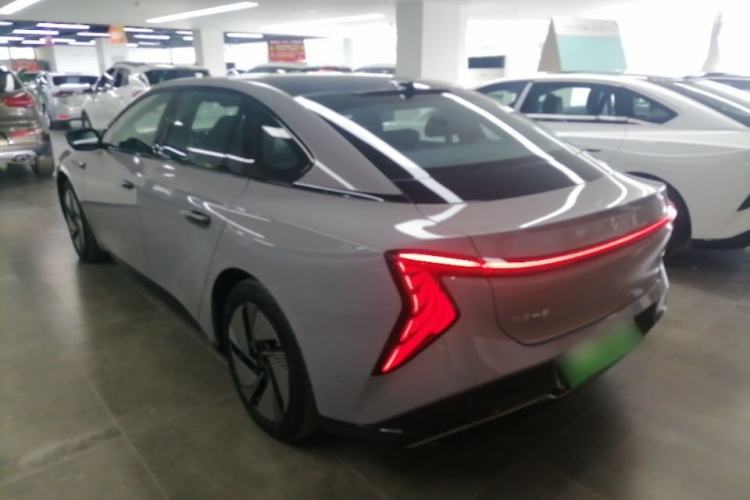 Hongqi EH7 2025 — 4