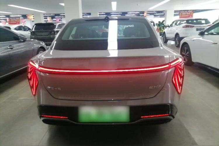 Hongqi EH7 2025 — 5