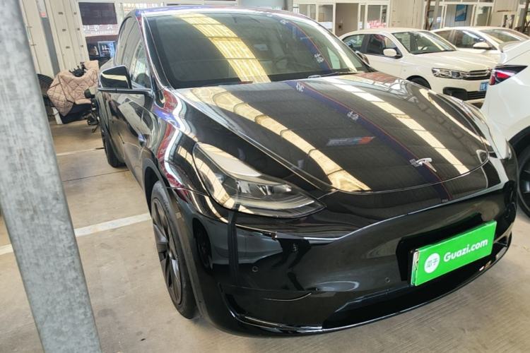 Tesla Model Y 2022 — 3
