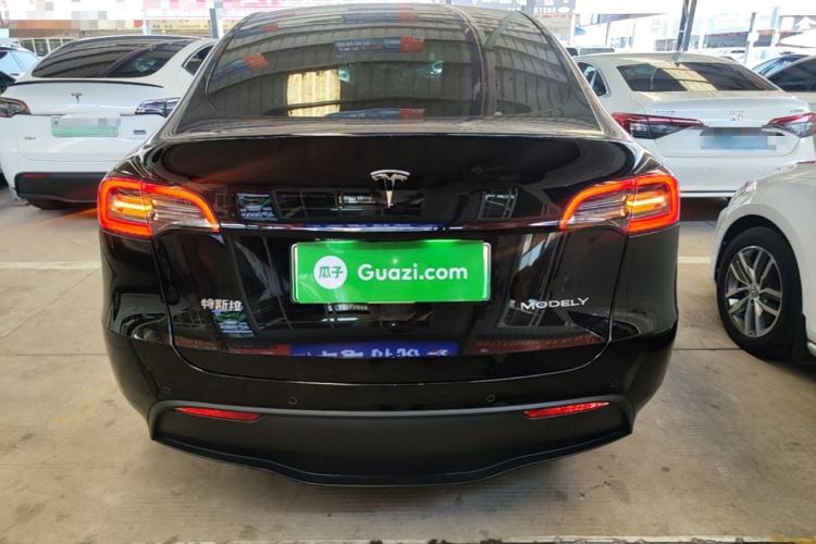 Tesla Model Y 2022 — 5