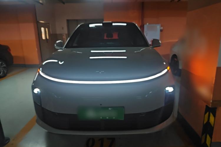 Li Auto L6 2024 — 2