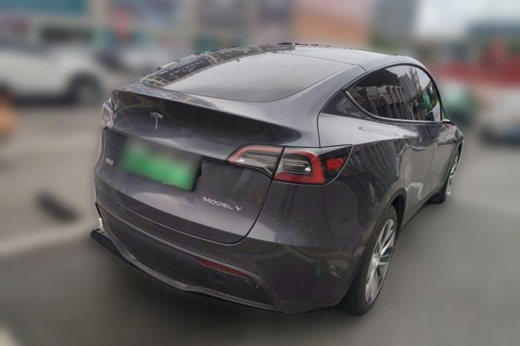 Tesla Model Y 2022 — 4