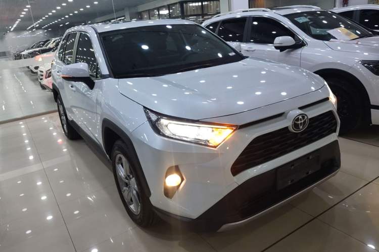 Toyota RAV4 2021 — 3