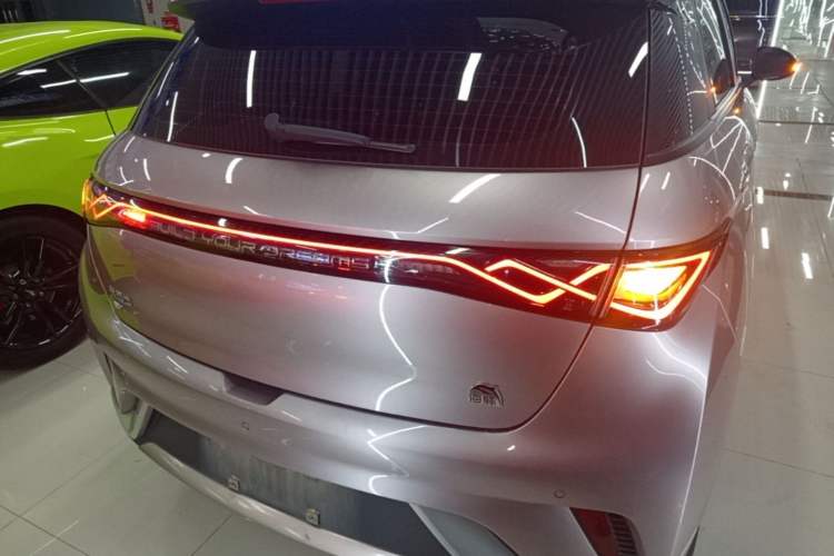 BYD Dolphin 2023 — 5