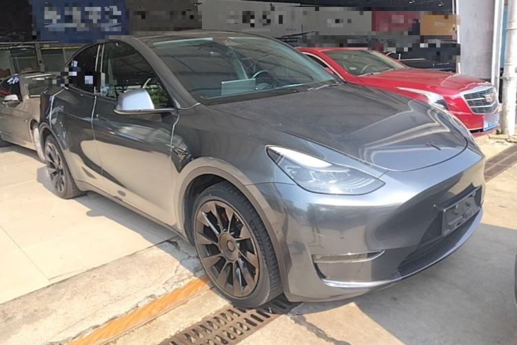 Tesla Model Y 2022 — 3