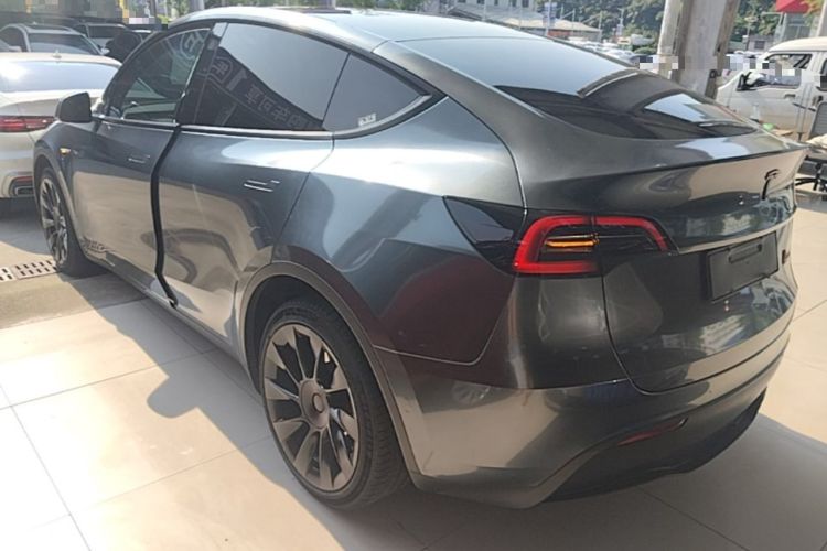 Tesla Model Y 2022 — 4