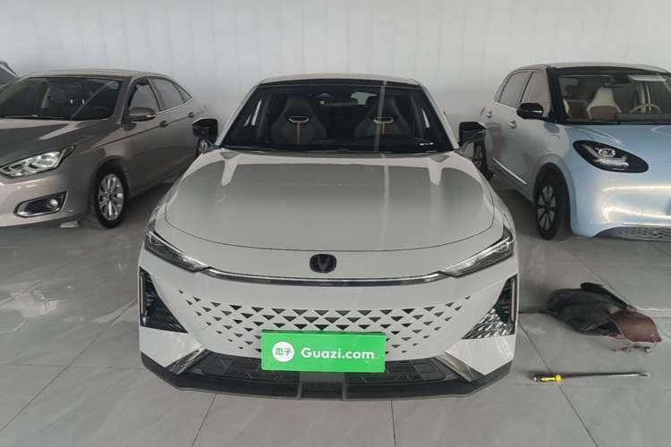 ChangAn UNI-V 2024 — 2