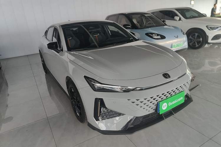 ChangAn UNI-V 2024 — 3