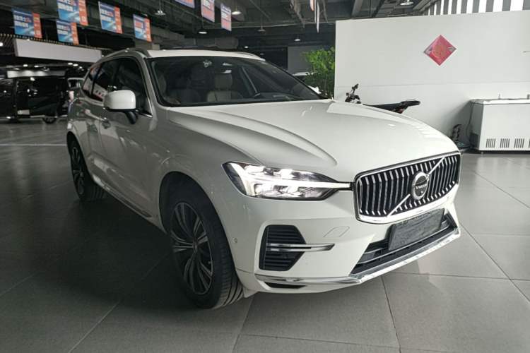 Volvo XC60 2022 — 3
