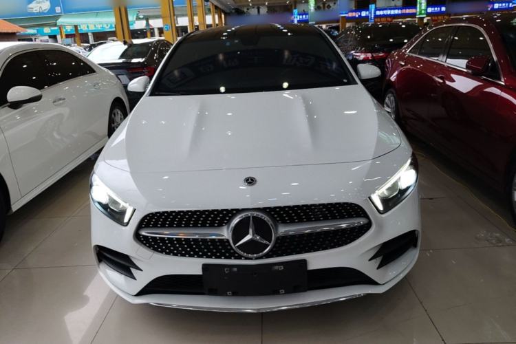 Mercedes-Benz A 200 L 2021 — фото 2