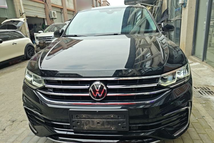 Volkswagen Tiguan L 2023 — фото 2