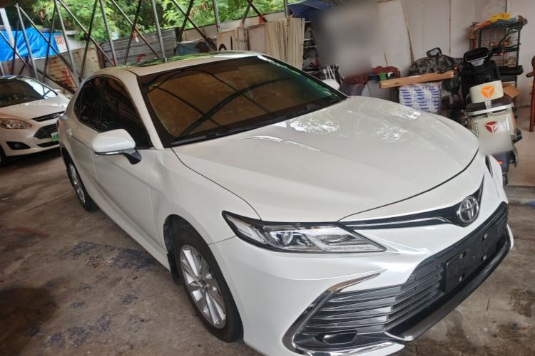 Toyota Camry 2023 — фото 3