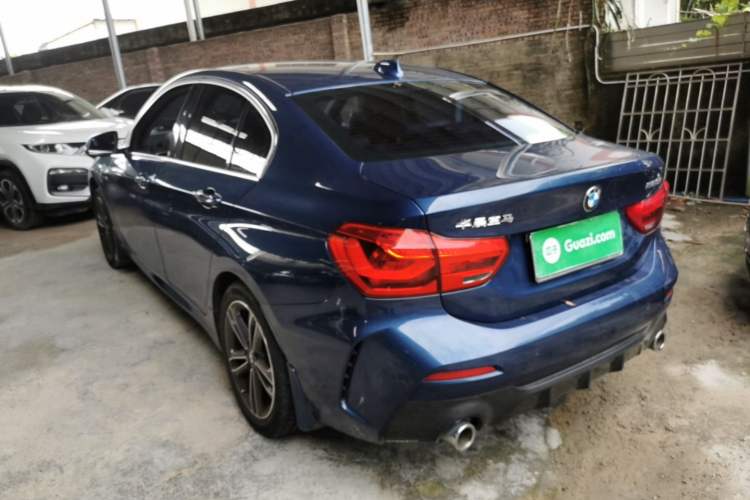 BMW 120i 2021 — фото 4