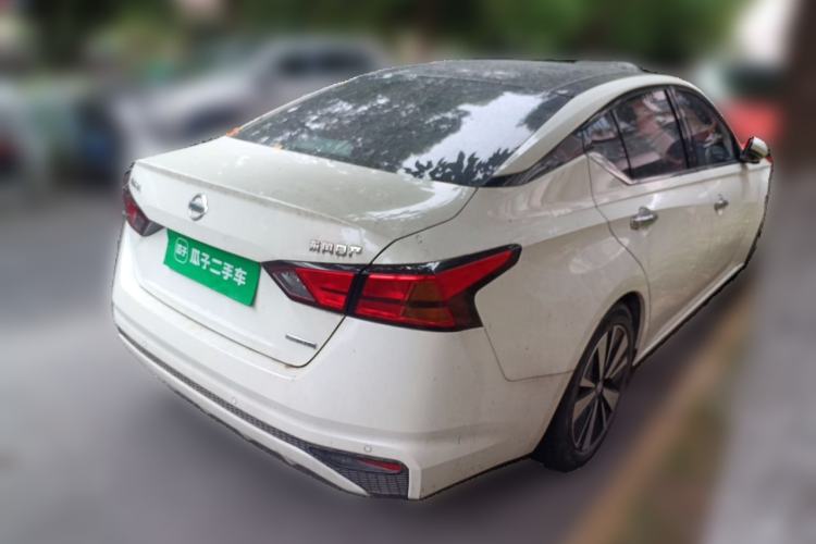 Nissan Altima 2021 — 4