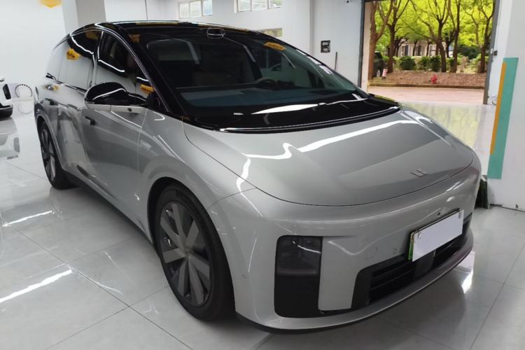 Li Auto i8 2025 — 3