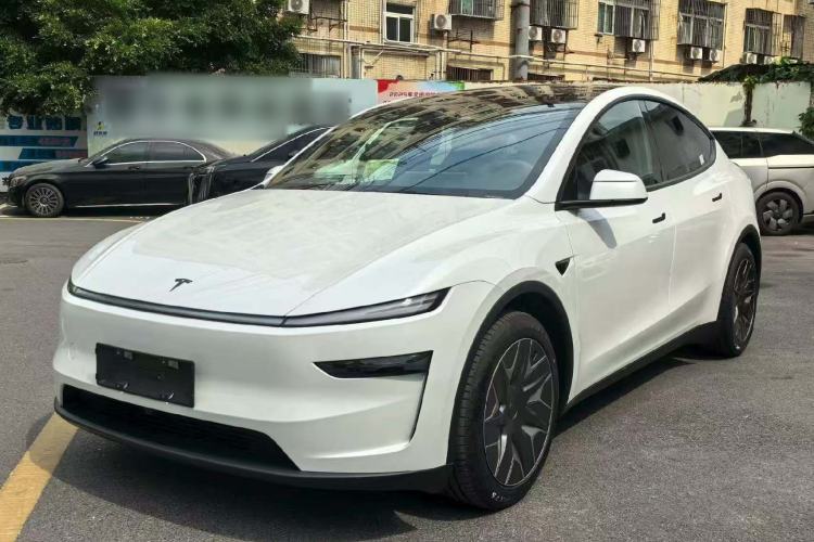Tesla Model Y L 2025 — фото 1