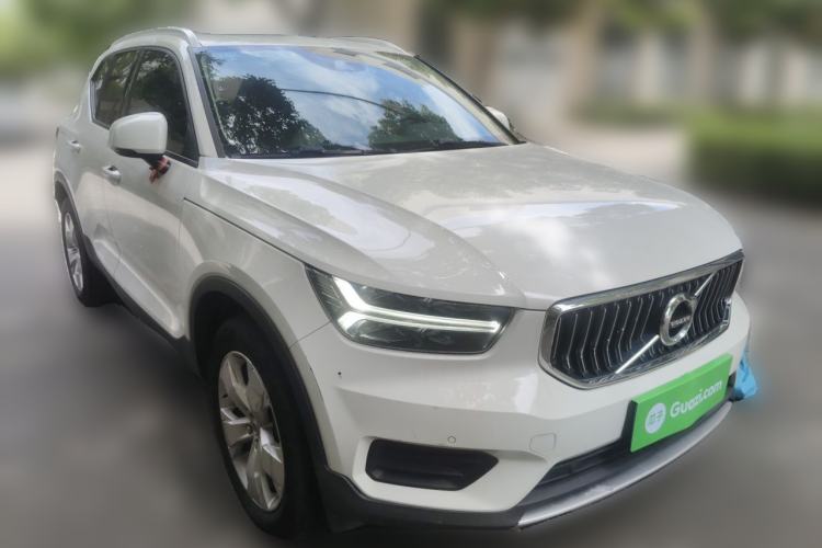 Volvo XC40 2021 — фото 3