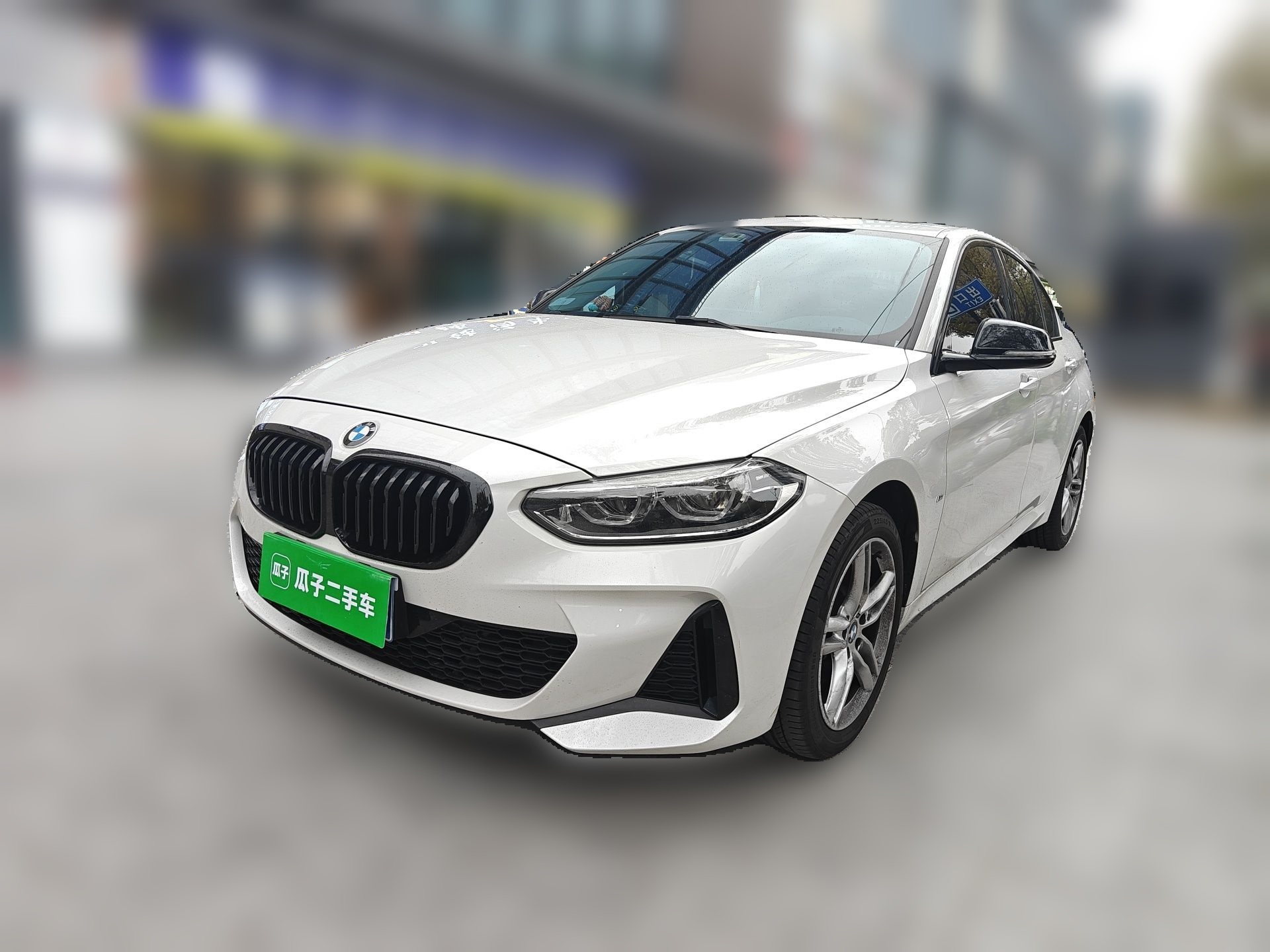 BMW 120i 2022 — фото 1