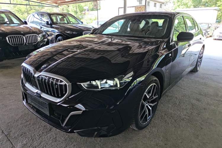 BMW i5 2024 — фото 1