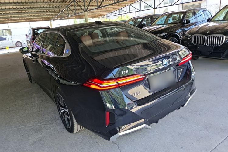 BMW i5 2024 — фото 4