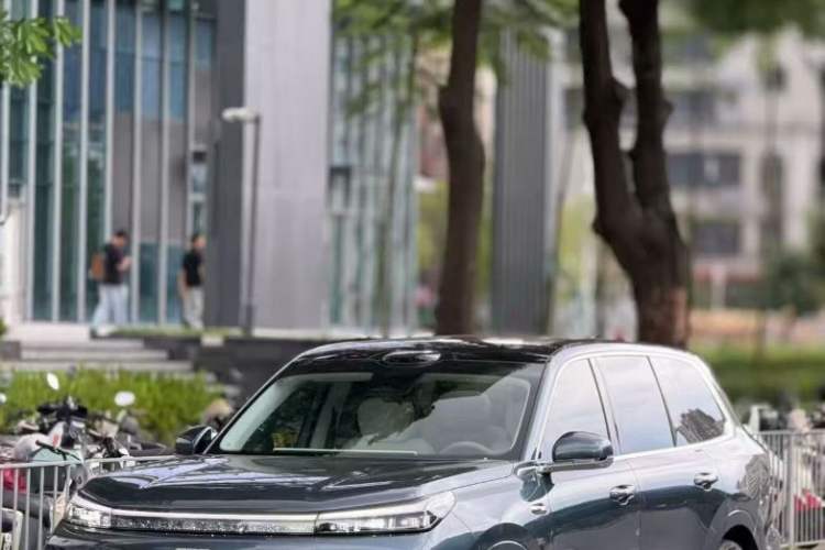 Geely Galaxy M9 2025 — фото 1