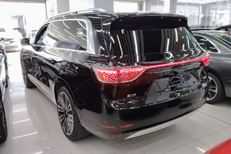 AITO M9 2024 — 4