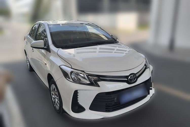 Toyota Yaris 2021 — фото 3