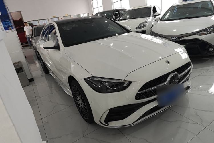 Mercedes-Benz C 260 L 2024 — 3