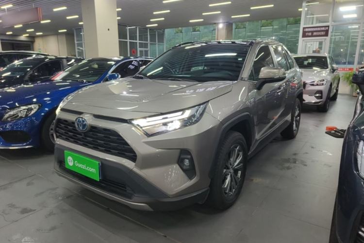 Toyota RAV4 2023 — фото 1