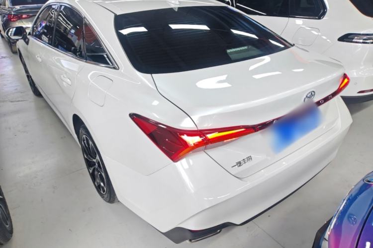 Toyota Avalon 2023 — 4