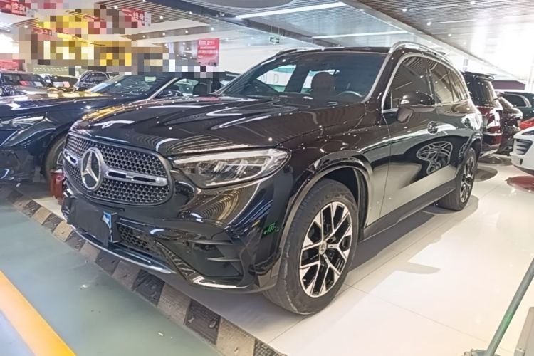 Mercedes-Benz GLC 260 L 2023 — фото 1