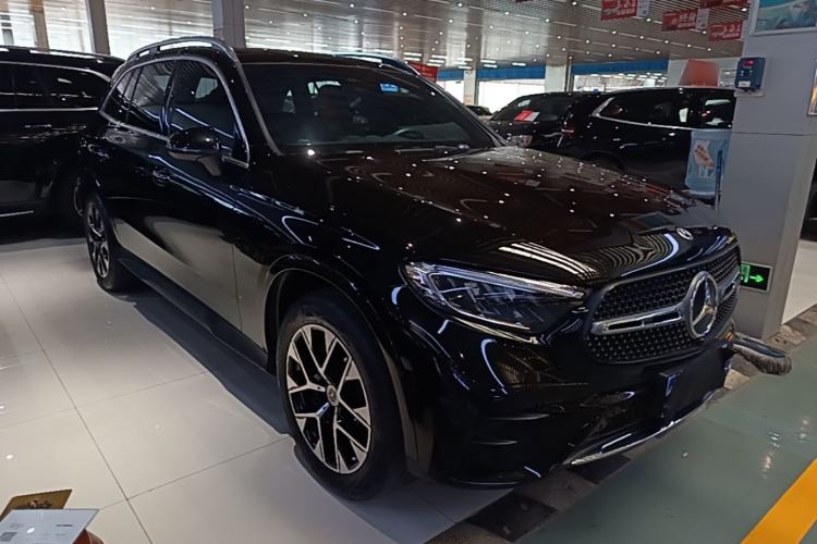 Mercedes-Benz GLC 260 L 2023 — фото 3