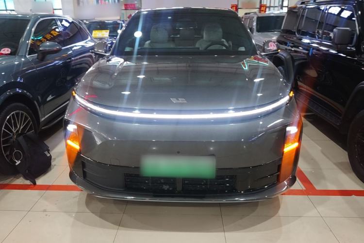 Li Auto L6 2024 — 2
