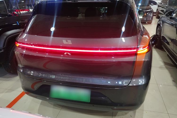 Li Auto L6 2024 — 5