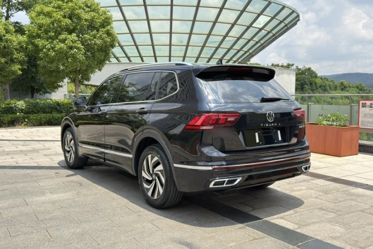 Volkswagen Tiguan L 2024 — фото 4