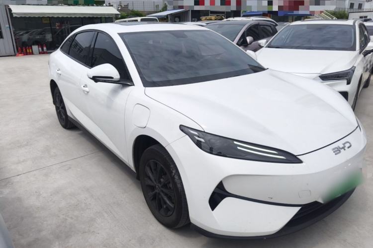 BYD e7 2025 — 3