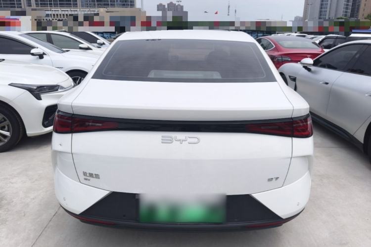 BYD e7 2025 — 5