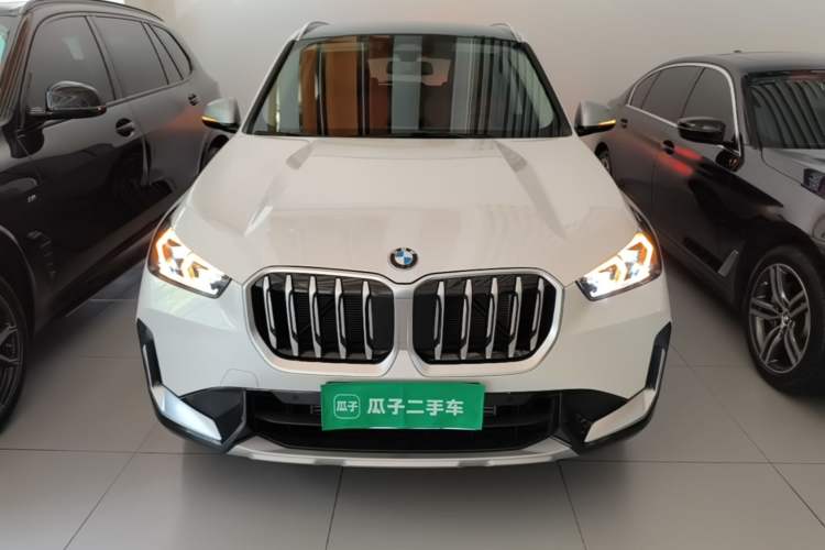 BMW X1 2023 — 2