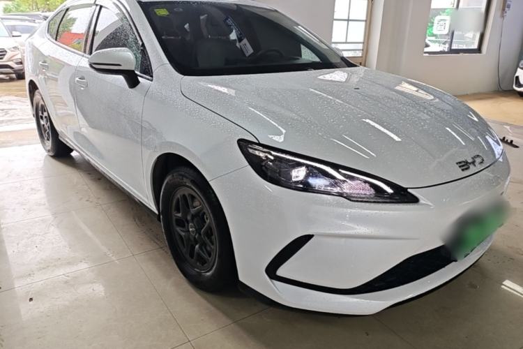BYD Seal 05 DM-i 2025 — фото 3