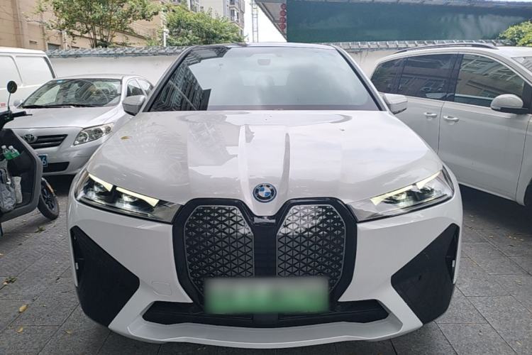 BMW iX 2022 — 2