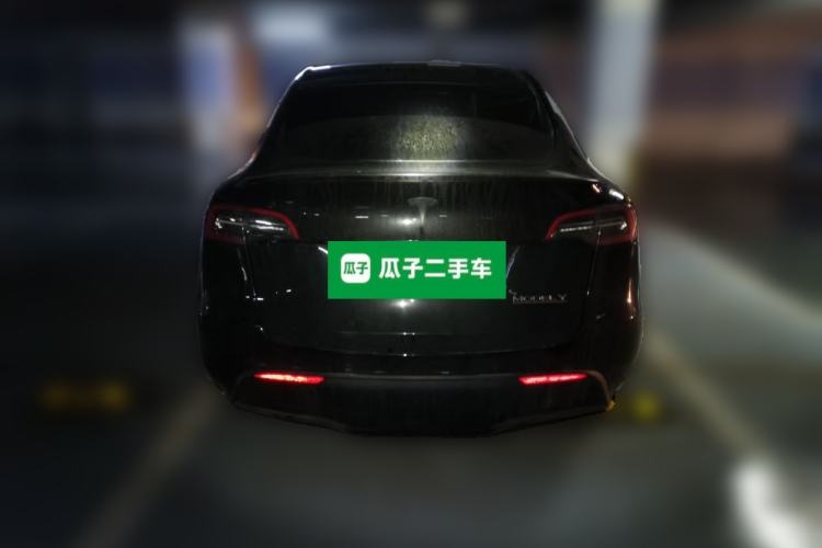 Tesla Model Y 2022 — 5