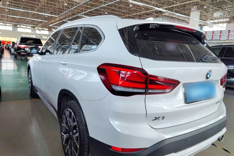 BMW X1 2021 — фото 4