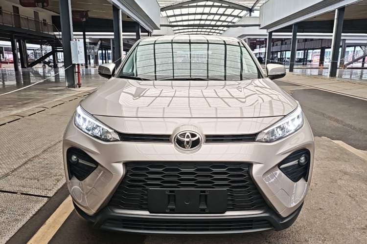 Toyota RAV4 2023 — 2