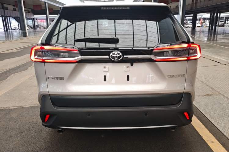 Toyota RAV4 2023 — 5