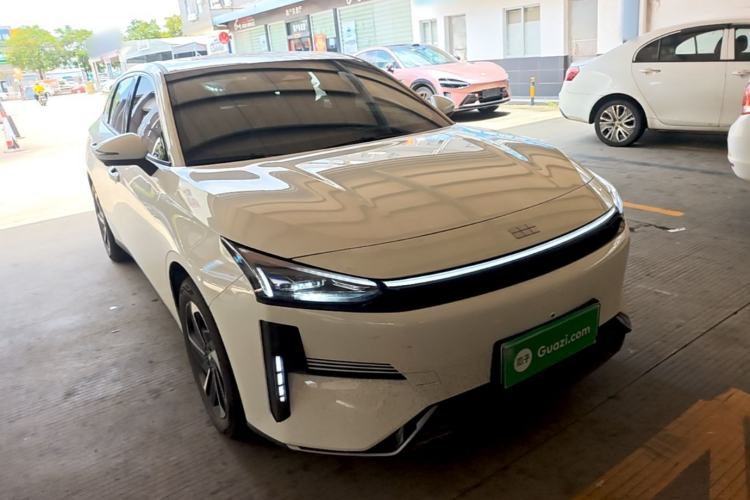 Geely Galaxy L6 2025 — 3