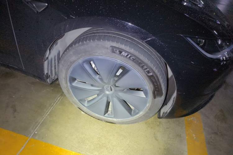 Tesla Model 3 2023 — 5
