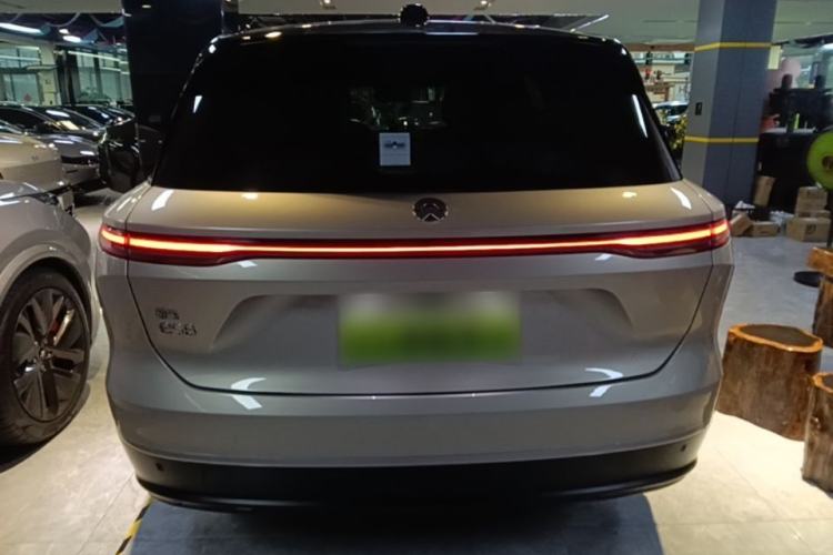NIO ES8 2023 — 5